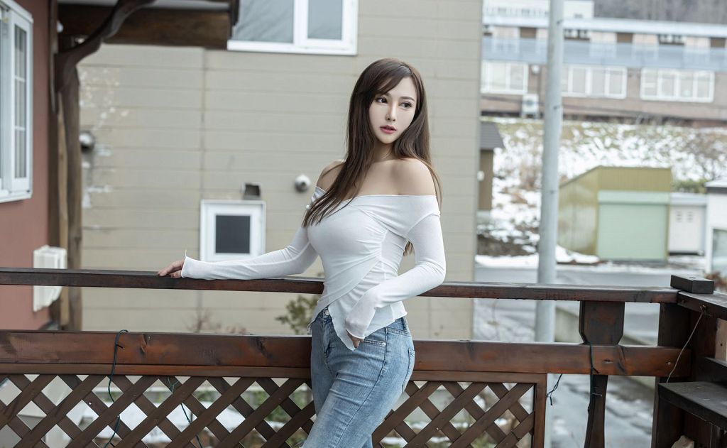 性感大奶美少妇热火肉色美腿性感翘臀牛仔裤