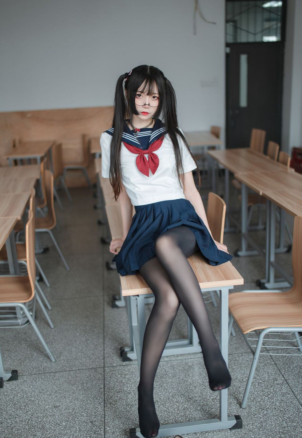 大尺度cosplay少女映画性感黑丝高清写真