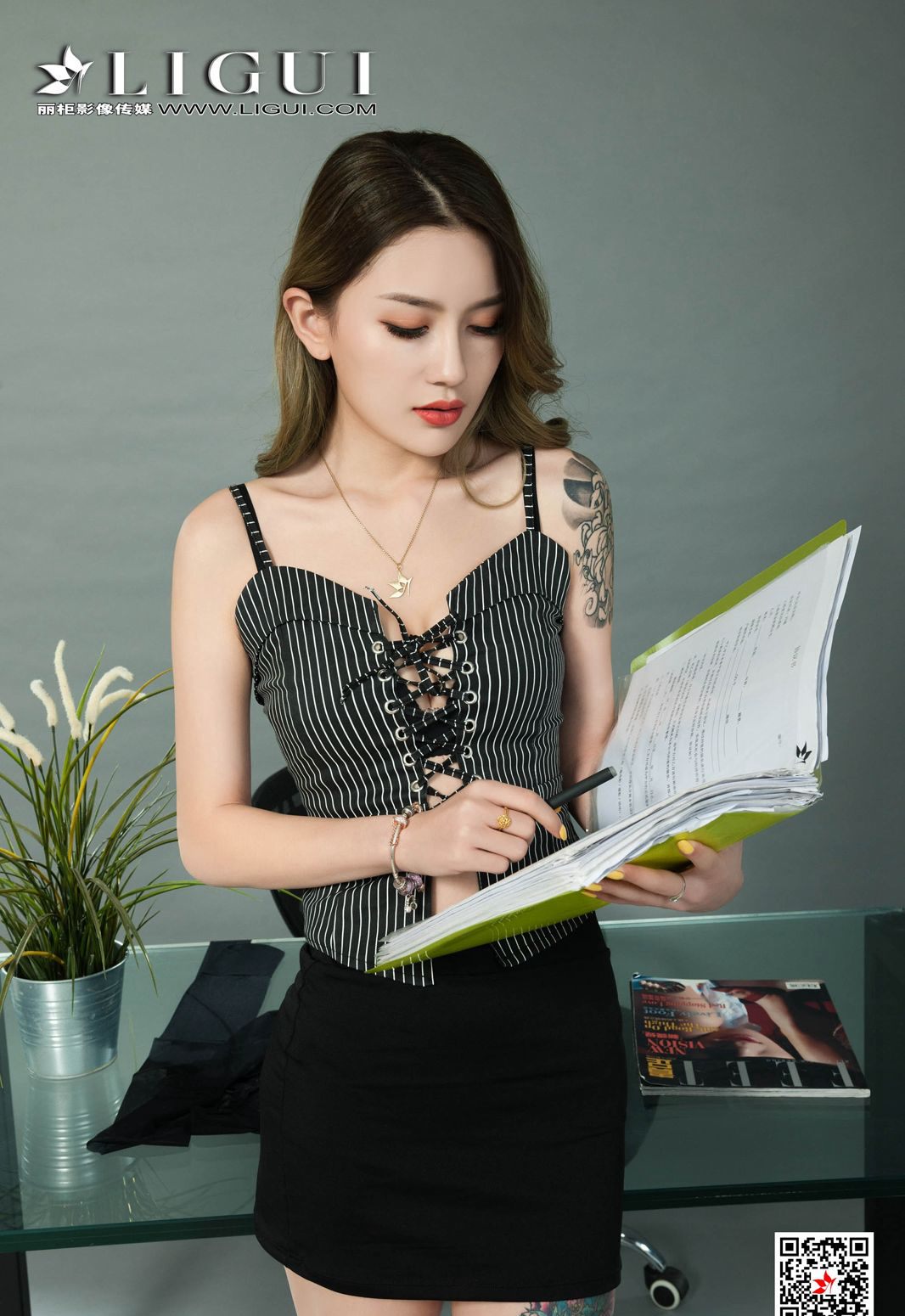 黑丝美腿丽柜美女模特性感情趣内衣高清套图