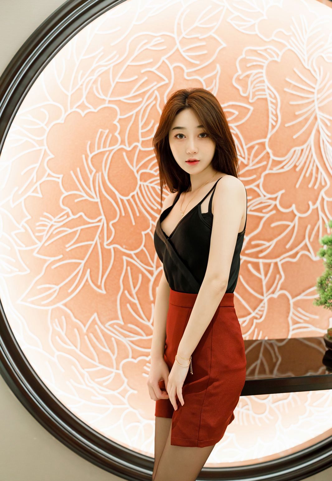 性感黑丝美腿九月生诱惑翘臀白皙肌肤高清人体写真