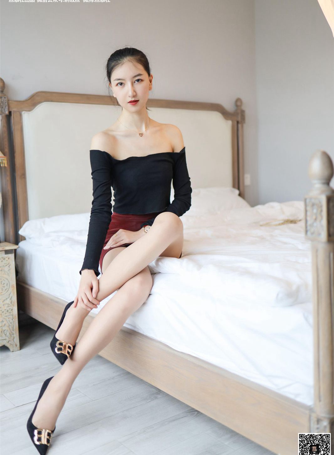 极品芭蕾美女诱惑美腿肉丝袜诱惑私房人体写真