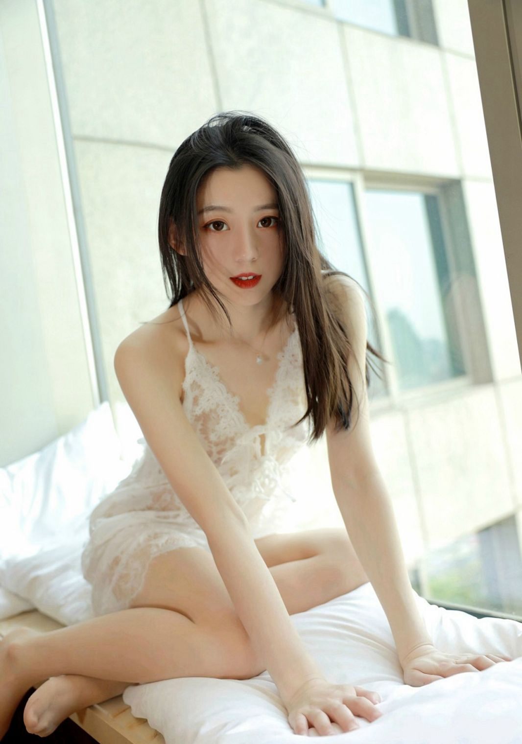 言沫完美青秀美女超诱惑美腿肉丝袜蕾丝情趣写真