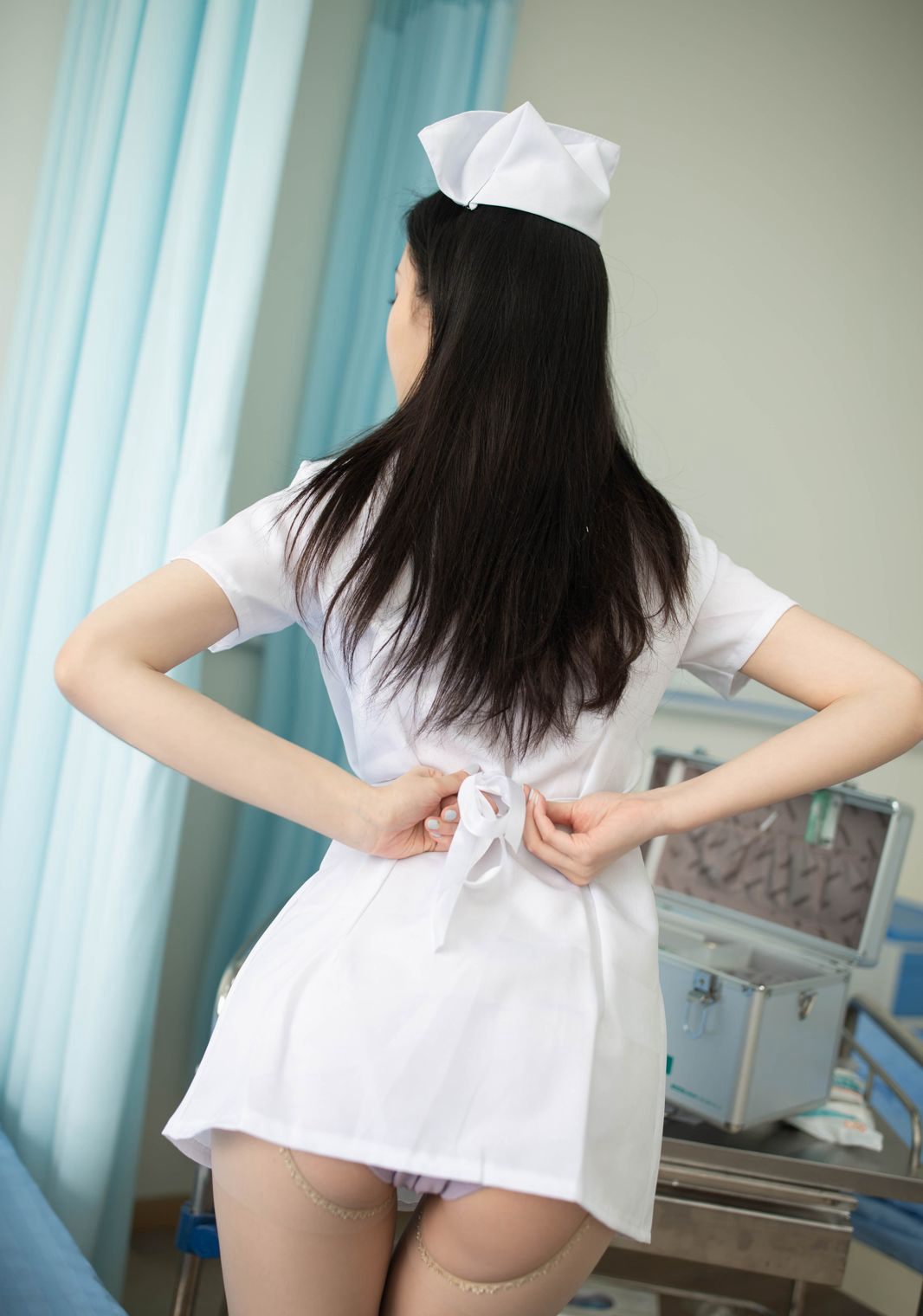 极品高挑护士装情趣美女安然Maleah诱惑肉丝袜美腿