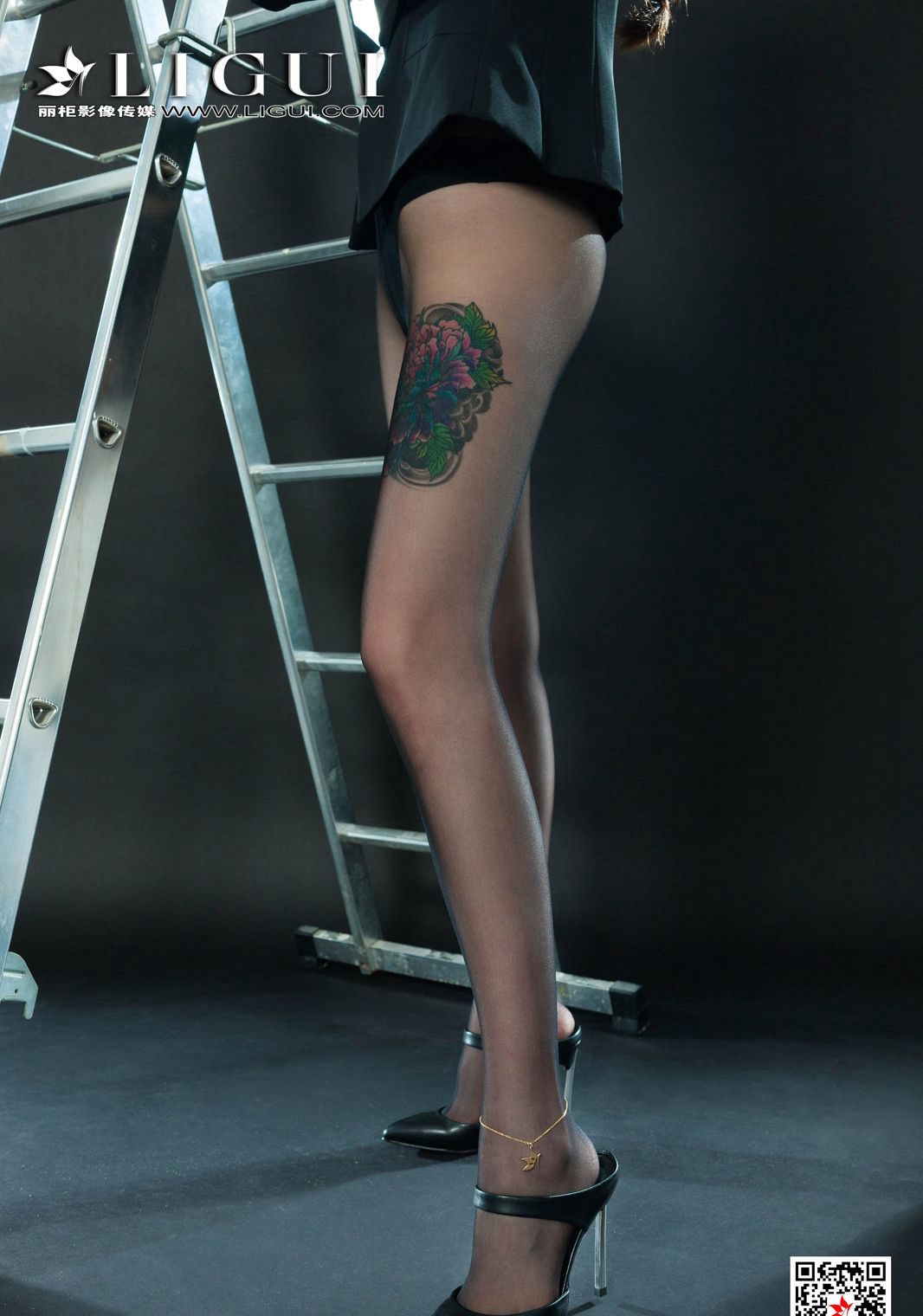 极品纹身黑丝美腿美女诱惑高跟玉足丰满美腿写真集