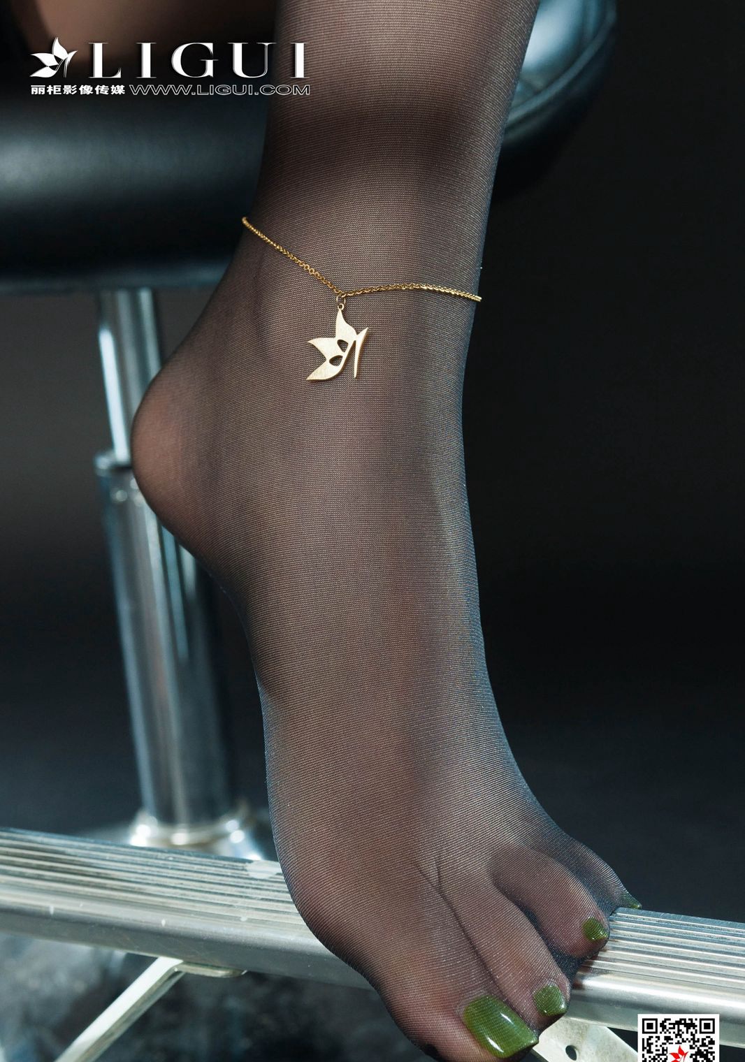 极品纹身黑丝美腿美女诱惑高跟玉足丰满美腿写真集