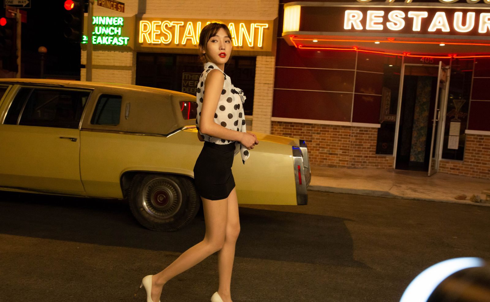 肉丝袜美腿车内风骚诱惑撅臀高清玉足美腿写真集