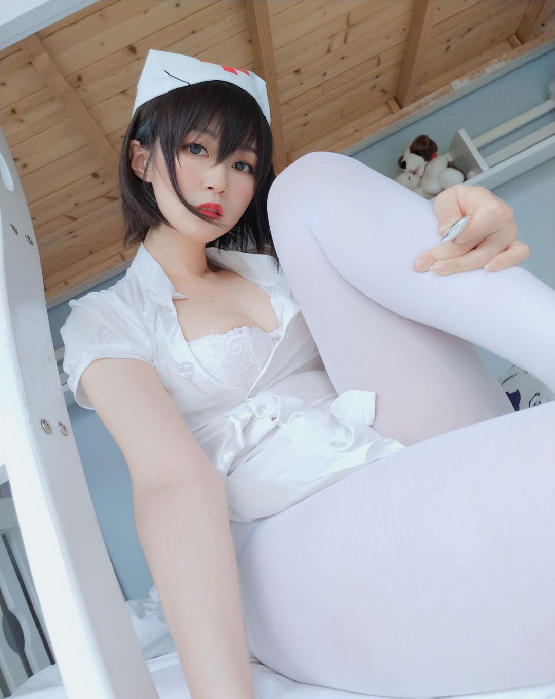 大尺度COS超污白银81白丝美腿性感护士装