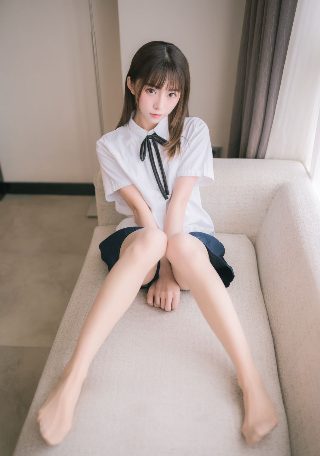 大尺度cos学生装肉丝袜少时映画Kitaro高清美腿写真