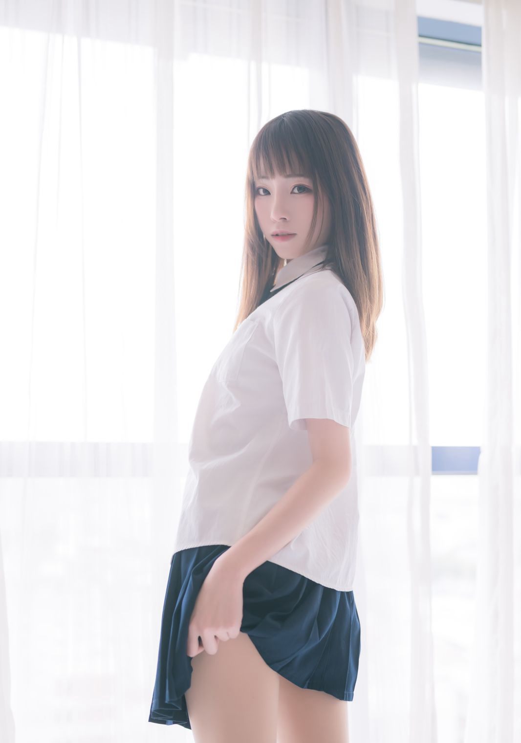 大尺度cos学生装肉丝袜少时映画Kitaro高清美腿写真