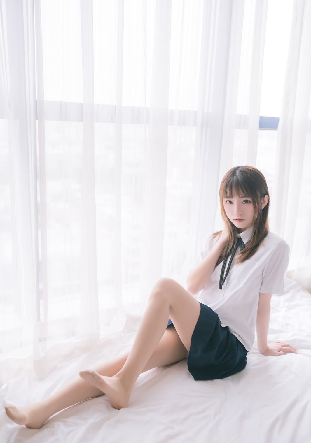 大尺度cos学生装肉丝袜少时映画Kitaro高清美腿写真