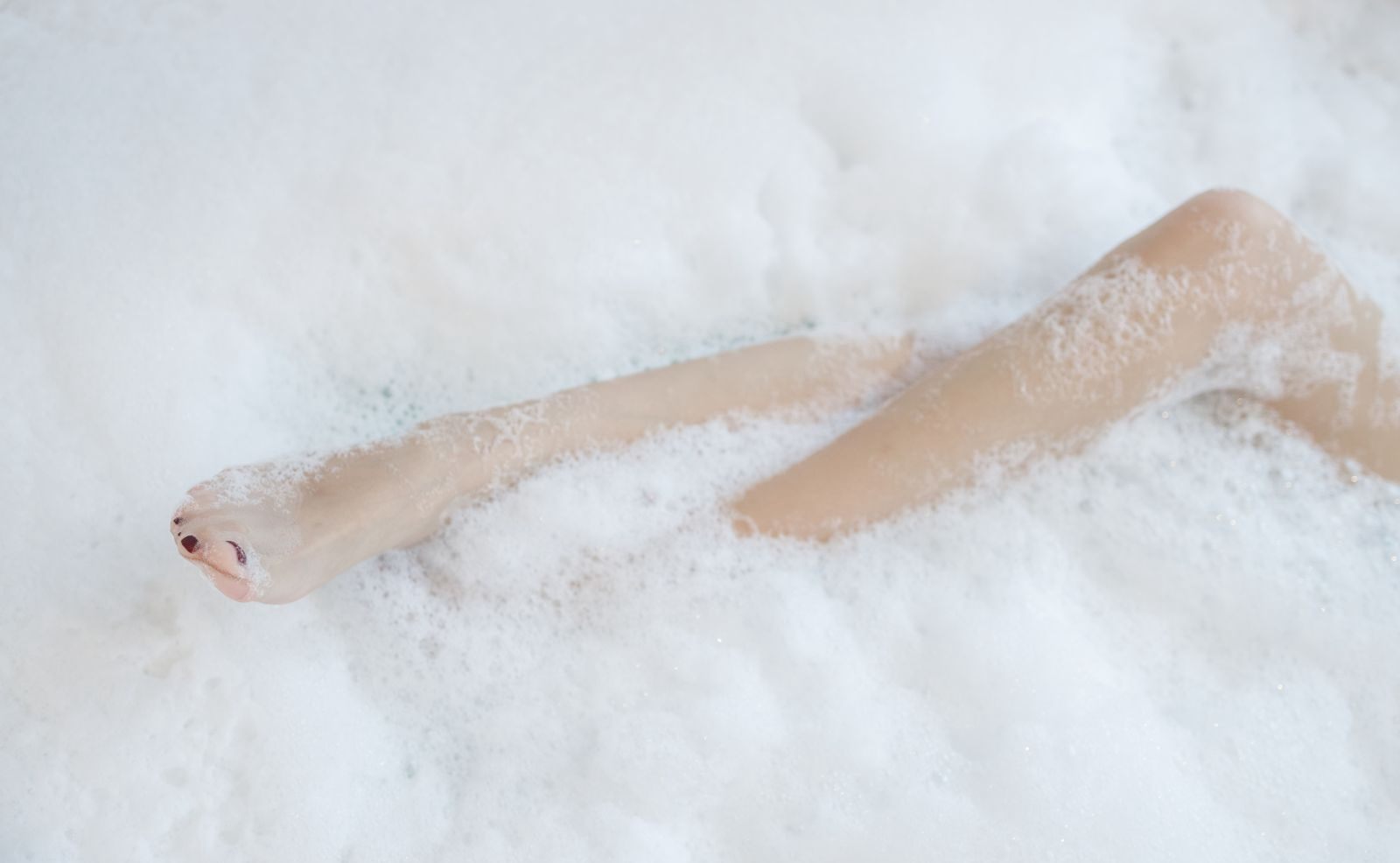 杨紫嫣Cynthia湿身浴室玉足肉丝袜透视薄纱情趣内衣