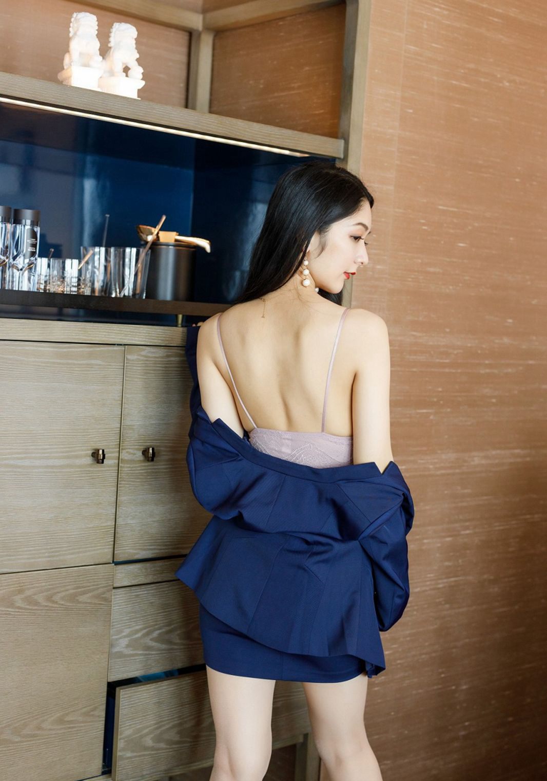 Angela小热巴办公室脱丝袜美腿制服诱惑高跟肉丝袜美女