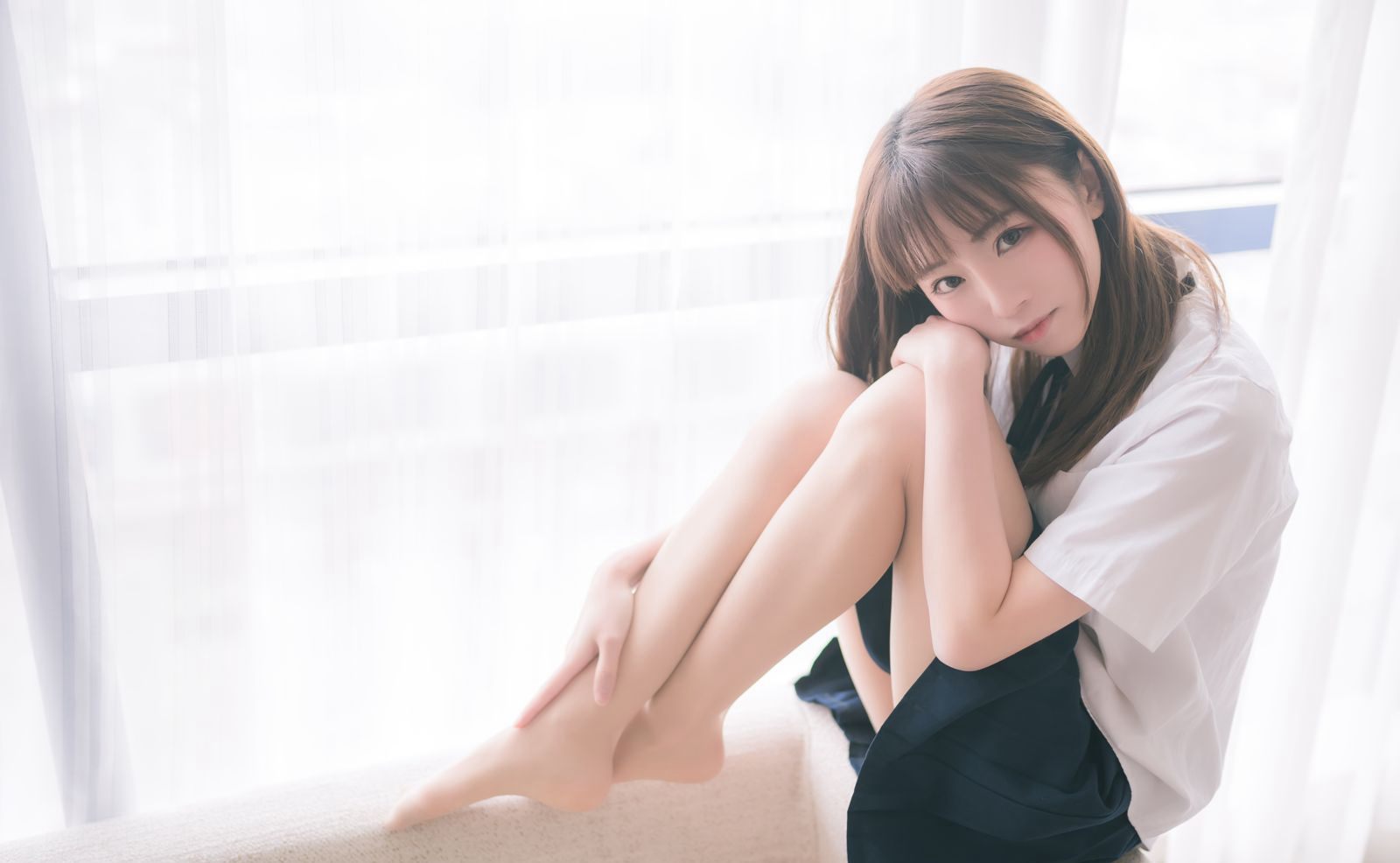 Kitaro_绮太郎大尺度脱丝袜美腿性感制服短裙写真