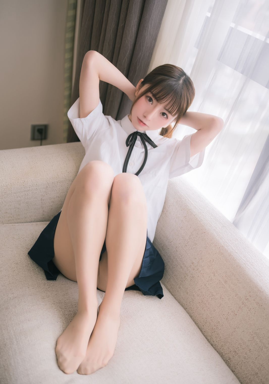 Kitaro_绮太郎大尺度脱丝袜美腿性感制服短裙写真