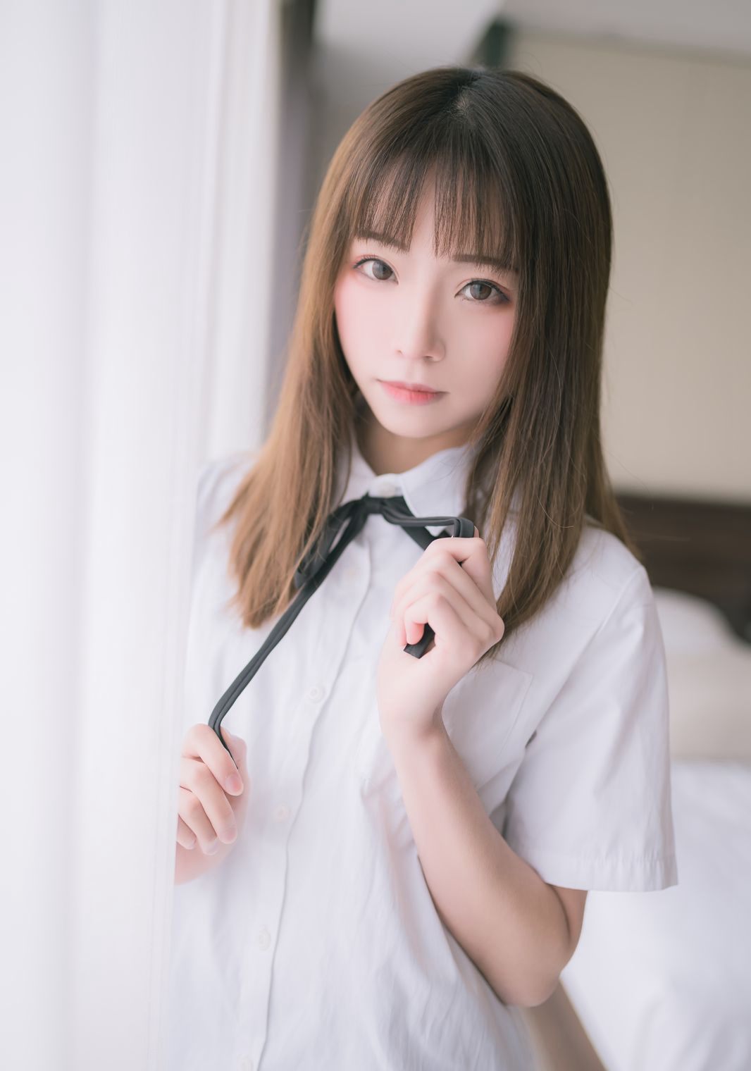 Kitaro_绮太郎大尺度脱丝袜美腿性感制服短裙写真