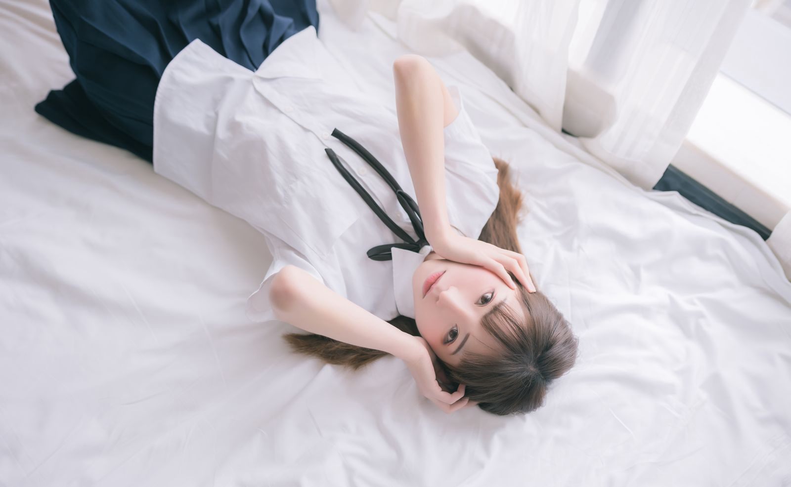 Kitaro_绮太郎大尺度脱丝袜美腿性感制服短裙写真