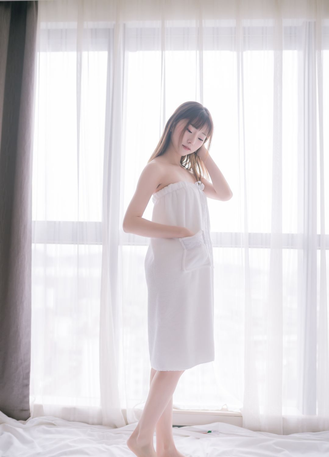 浴室美女大尺度cos无下限福利mm美腿图片