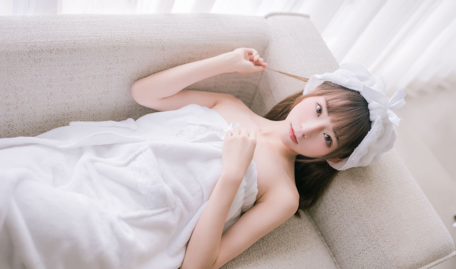 浴室美女大尺度cos无下限福利mm美腿图片