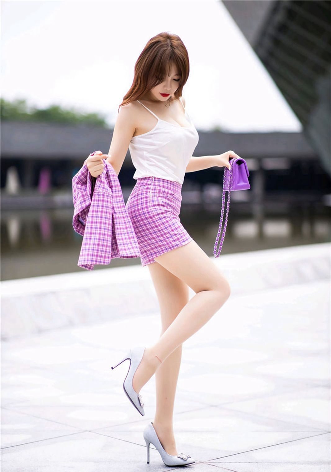 芝芝Booty性感牛子裤美臀高跟凉鞋风骚街头美女