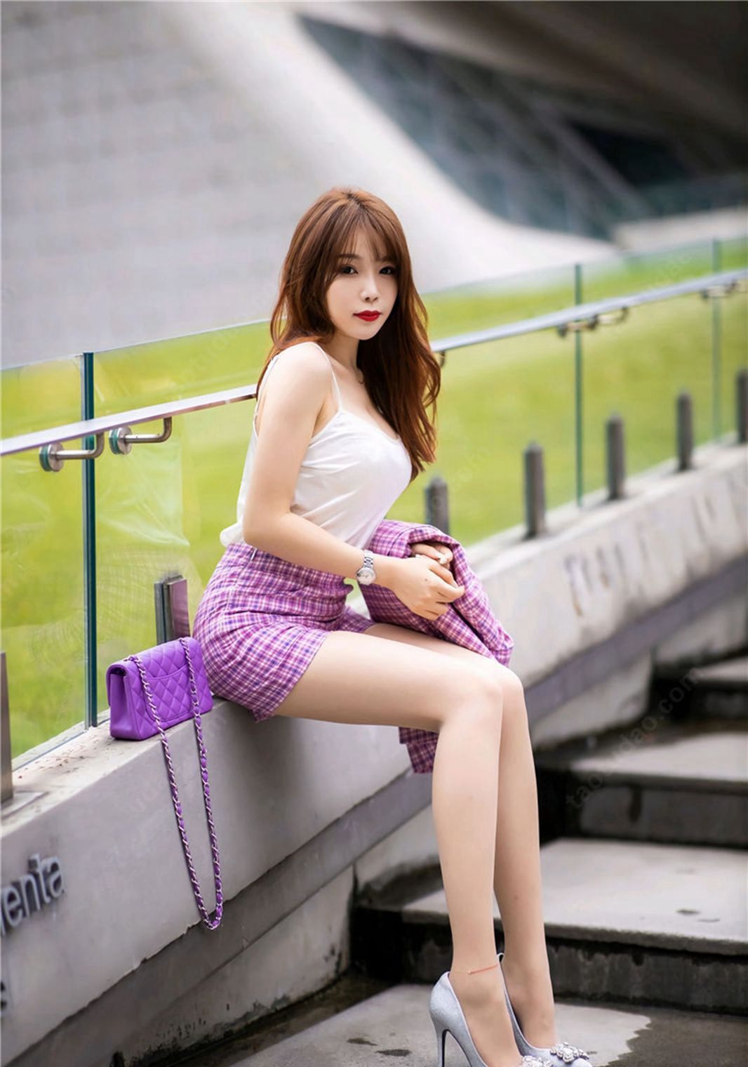 芝芝Booty性感牛子裤美臀高跟凉鞋风骚街头美女