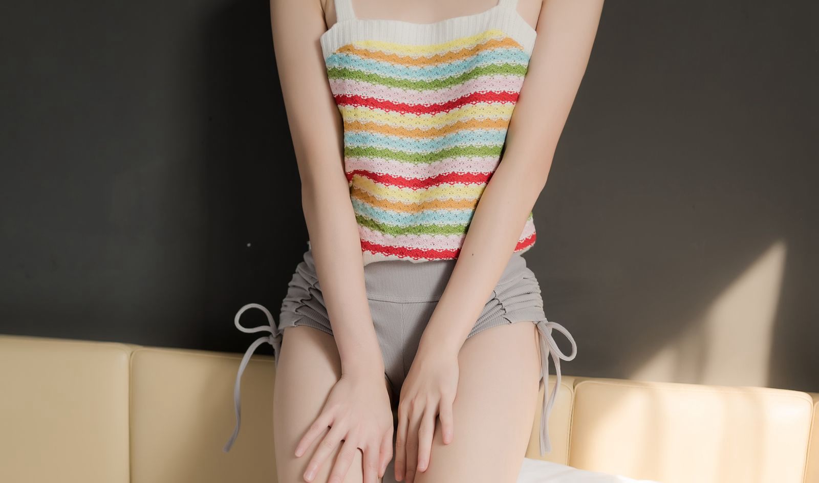 喵糖映画高颜值双马尾大尺度cos私房白嫩皮肤美腿写真