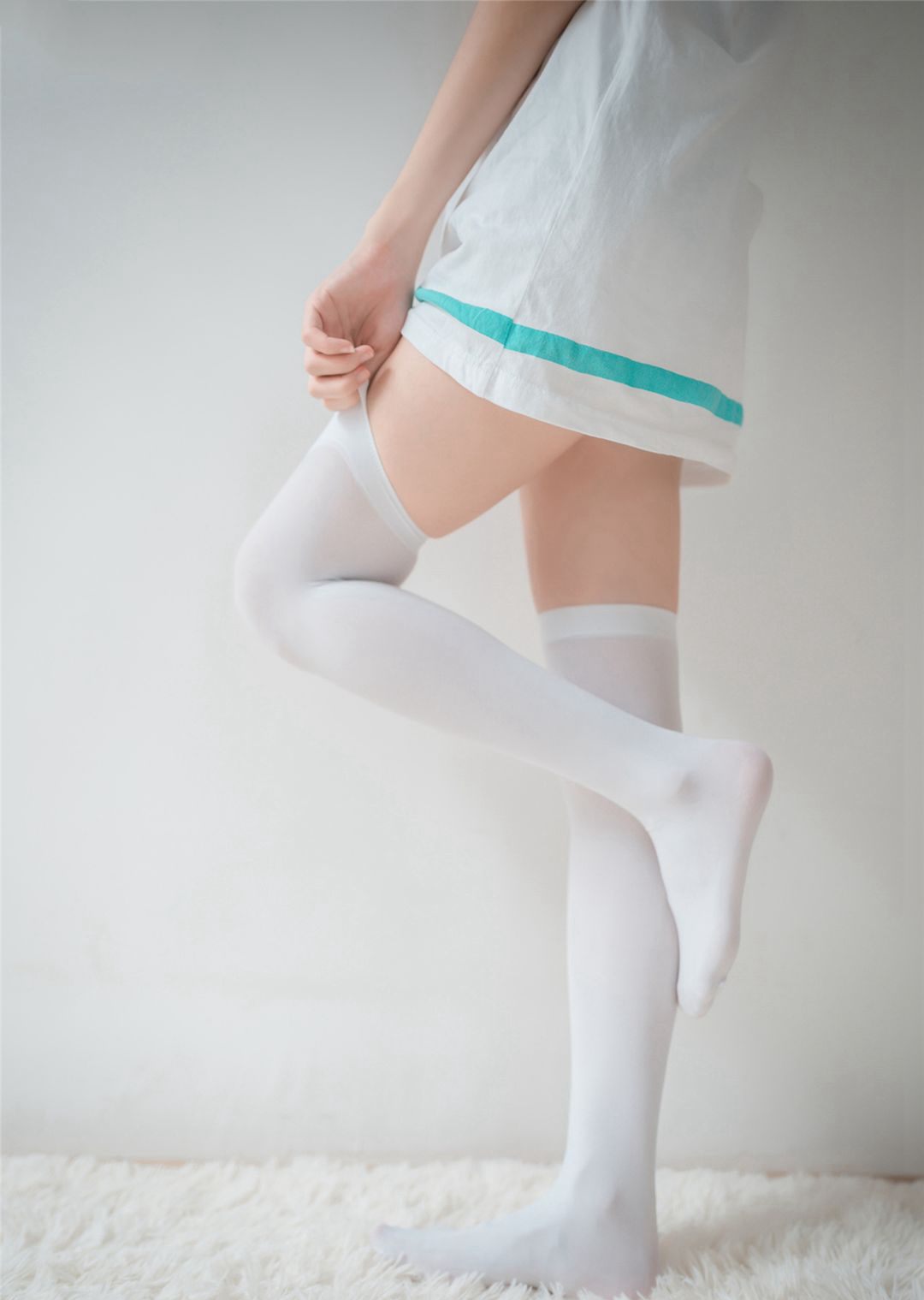 白丝足控极品美腿Cosplay美女大尺度性感写真