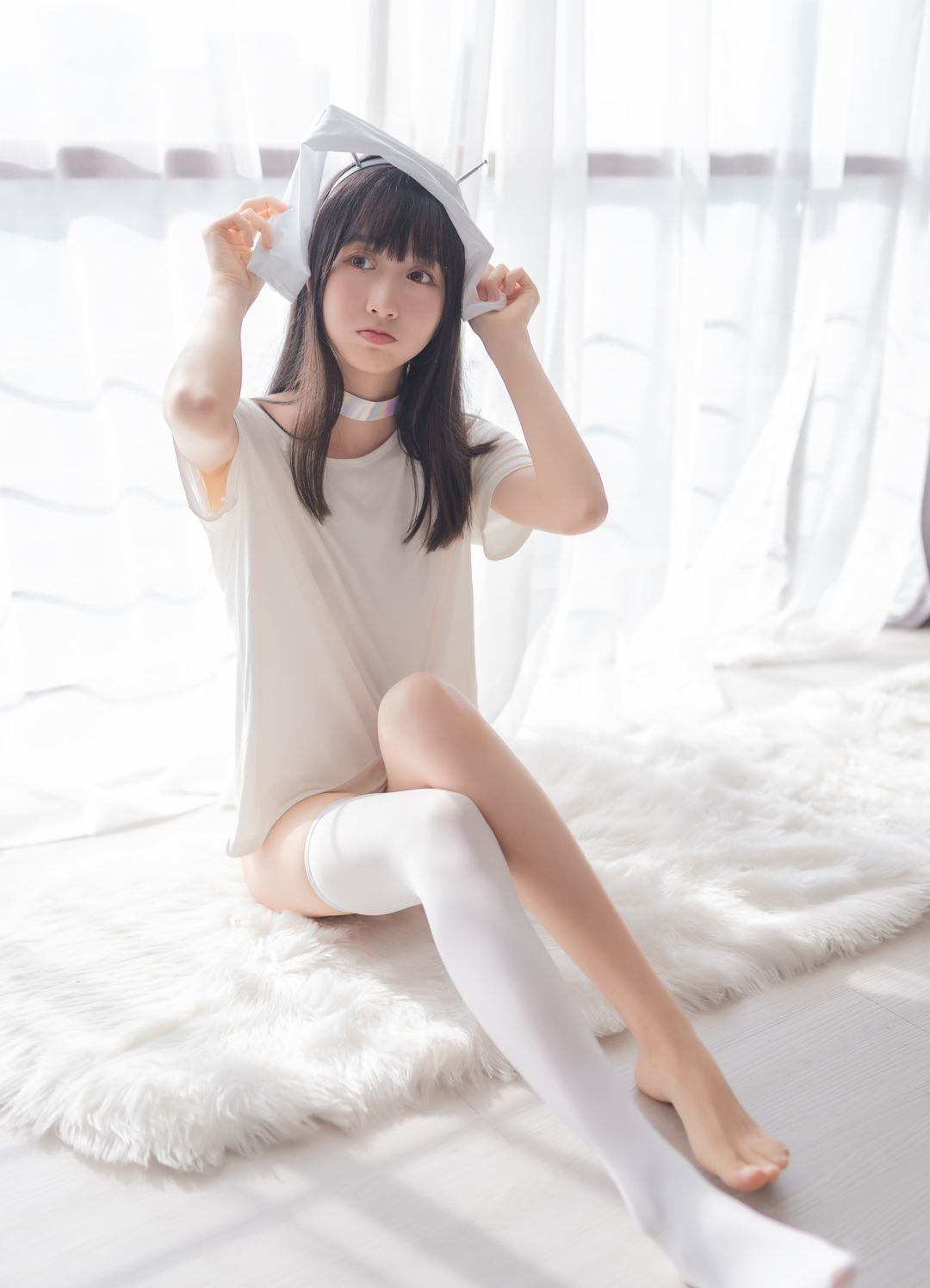 白丝cos美女诱惑美臀美腿嫩白白皙皮肤大尺度福利图