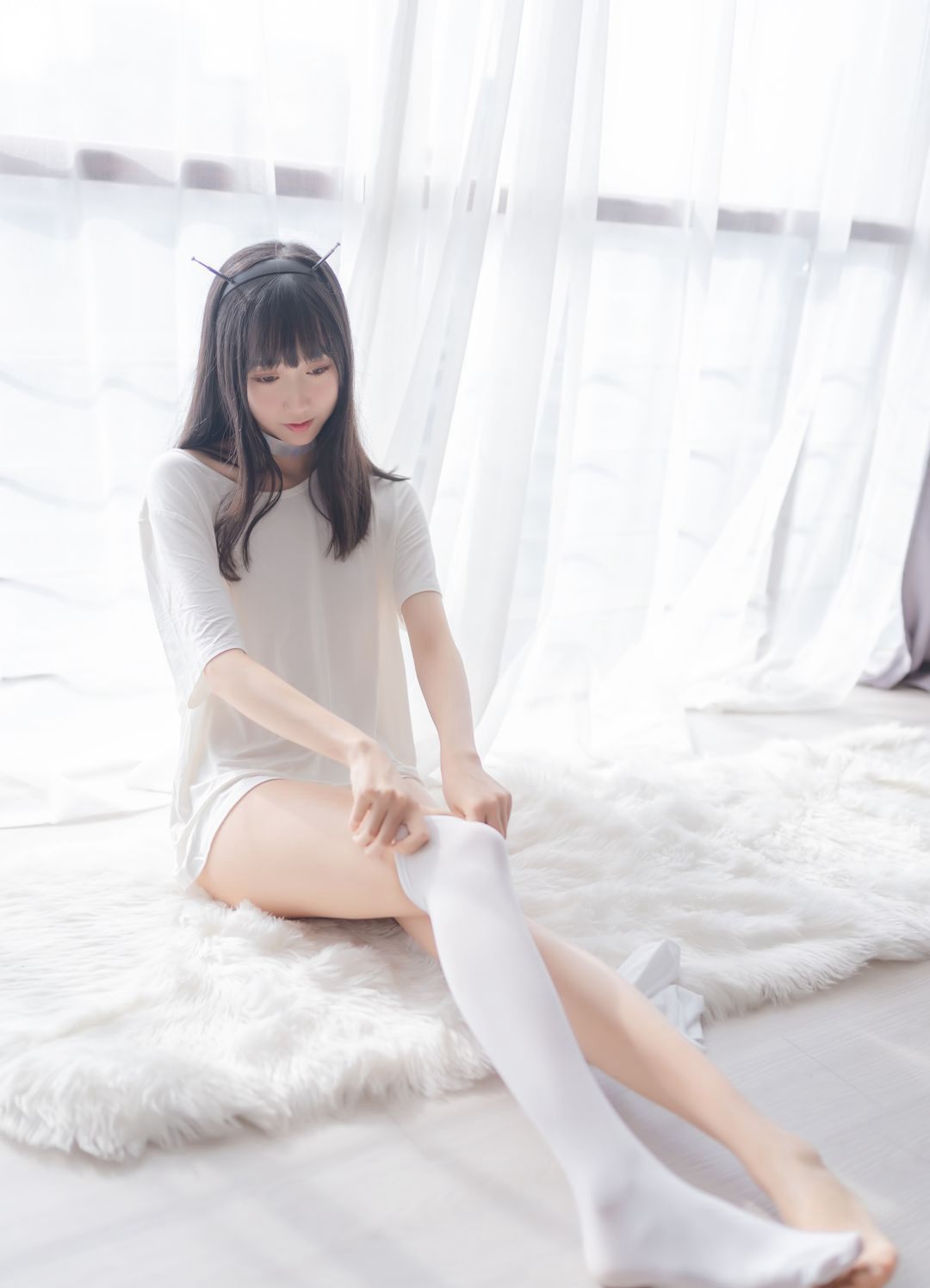 白丝cos美女诱惑美臀美腿嫩白白皙皮肤大尺度福利图