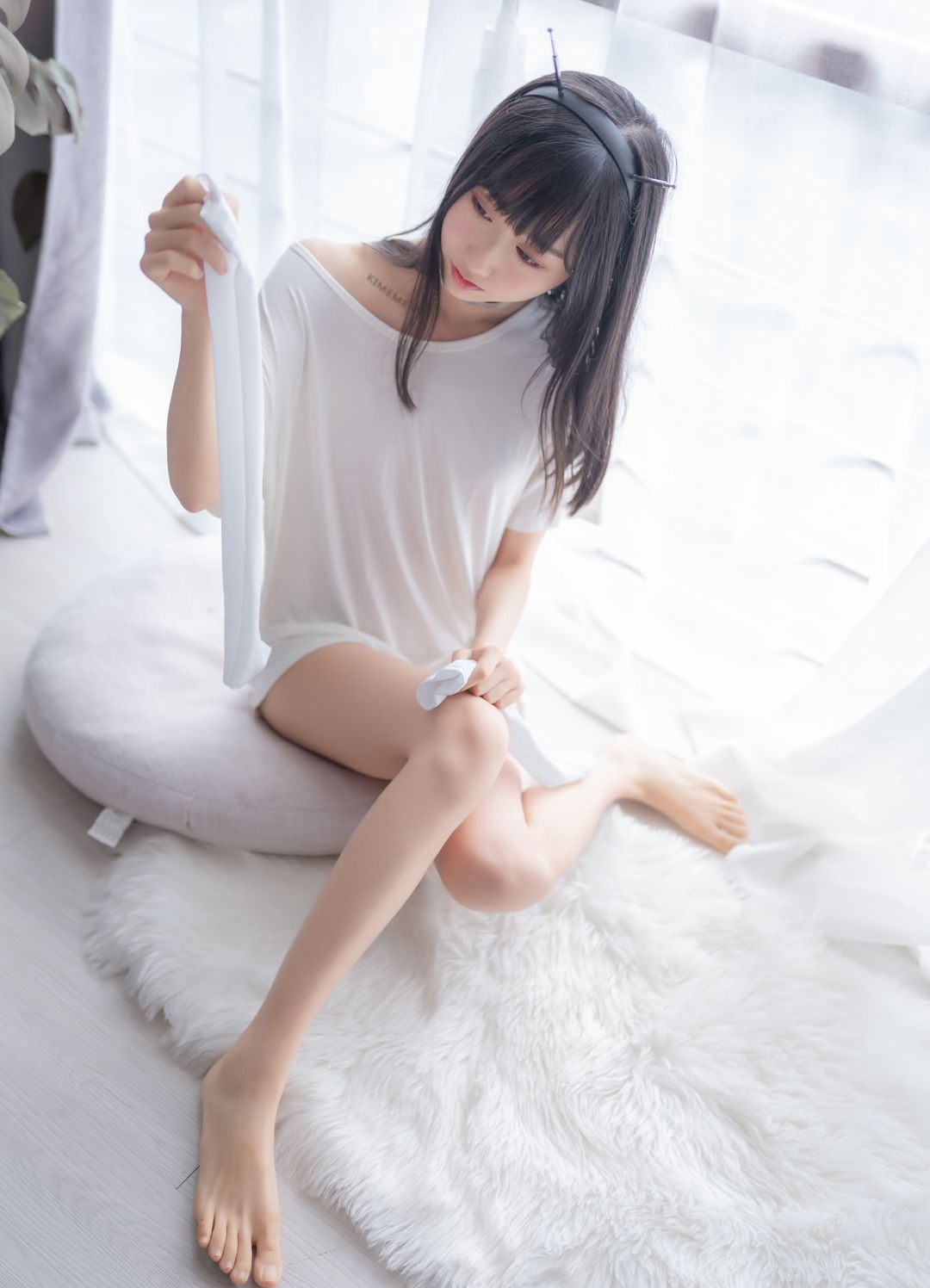 白丝cos美女诱惑美臀美腿嫩白白皙皮肤大尺度福利图