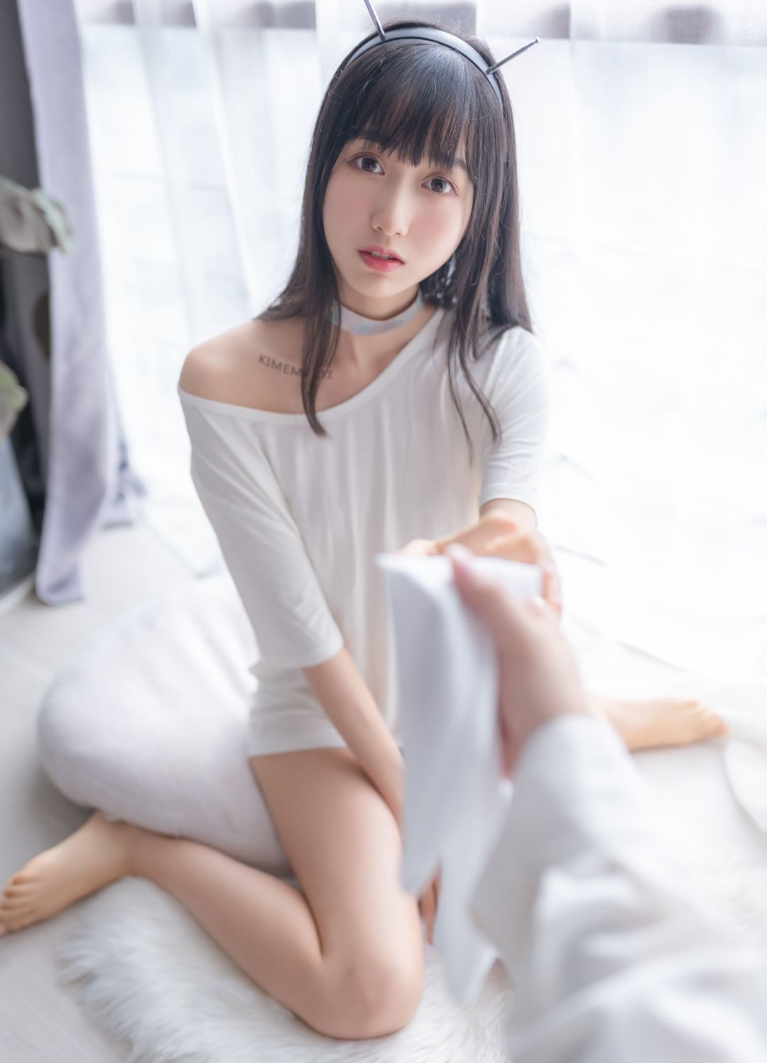 白丝cos美女诱惑美臀美腿嫩白白皙皮肤大尺度福利图