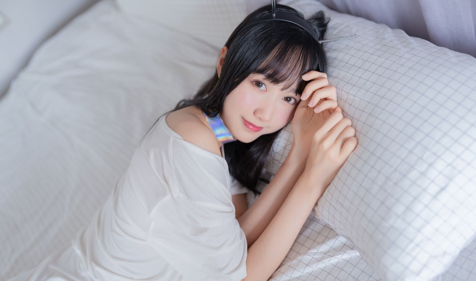 白丝cos美女诱惑美臀美腿嫩白白皙皮肤大尺度福利图