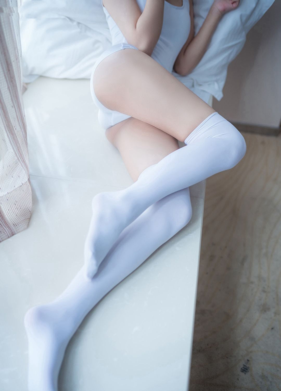 Cosplay超污大尺度白丝极品白嫩美腿森萝财团