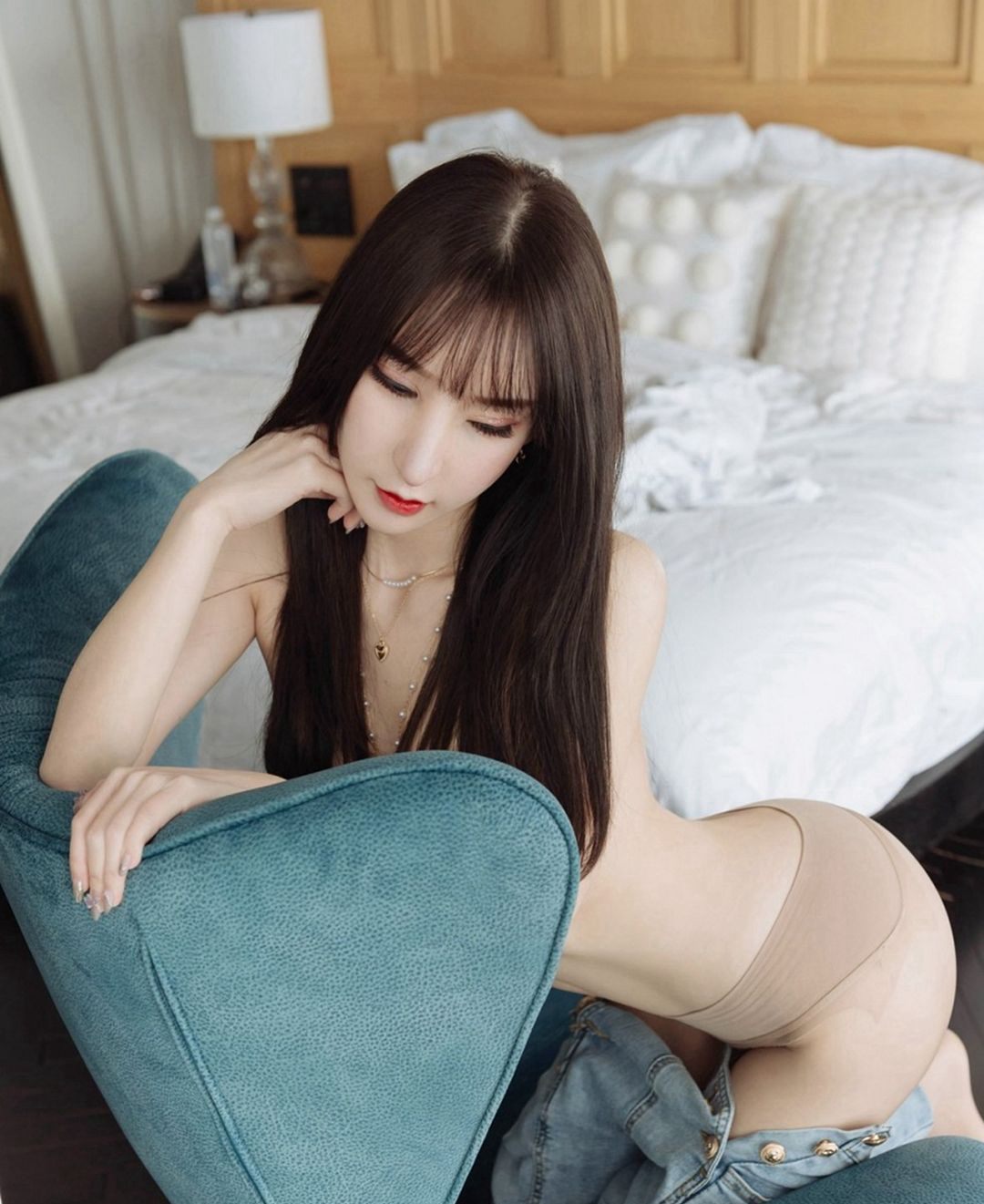 周于希Sandy牛仔裤超大美臀嫩白大奶诱惑肉丝袜