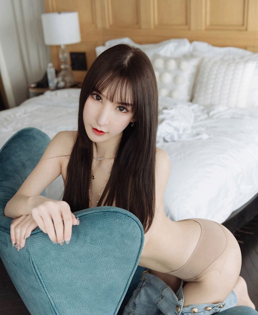 周于希Sandy牛仔裤超大美臀嫩白大奶诱惑肉丝袜