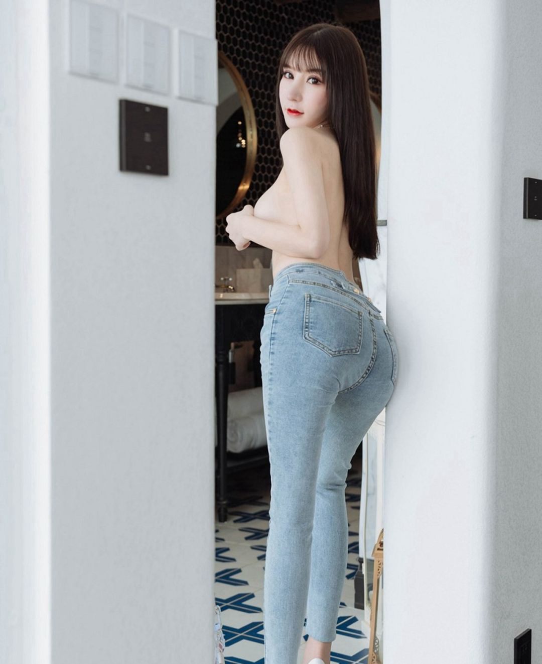 周于希Sandy牛仔裤超大美臀嫩白大奶诱惑肉丝袜