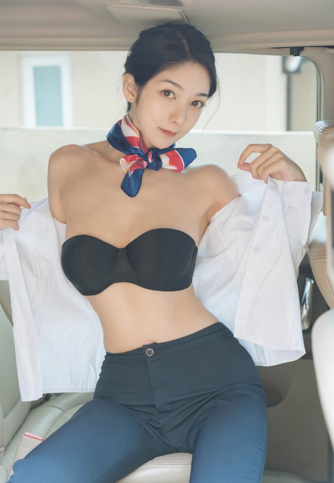 Model RITA长腿OL丝足美腿写真