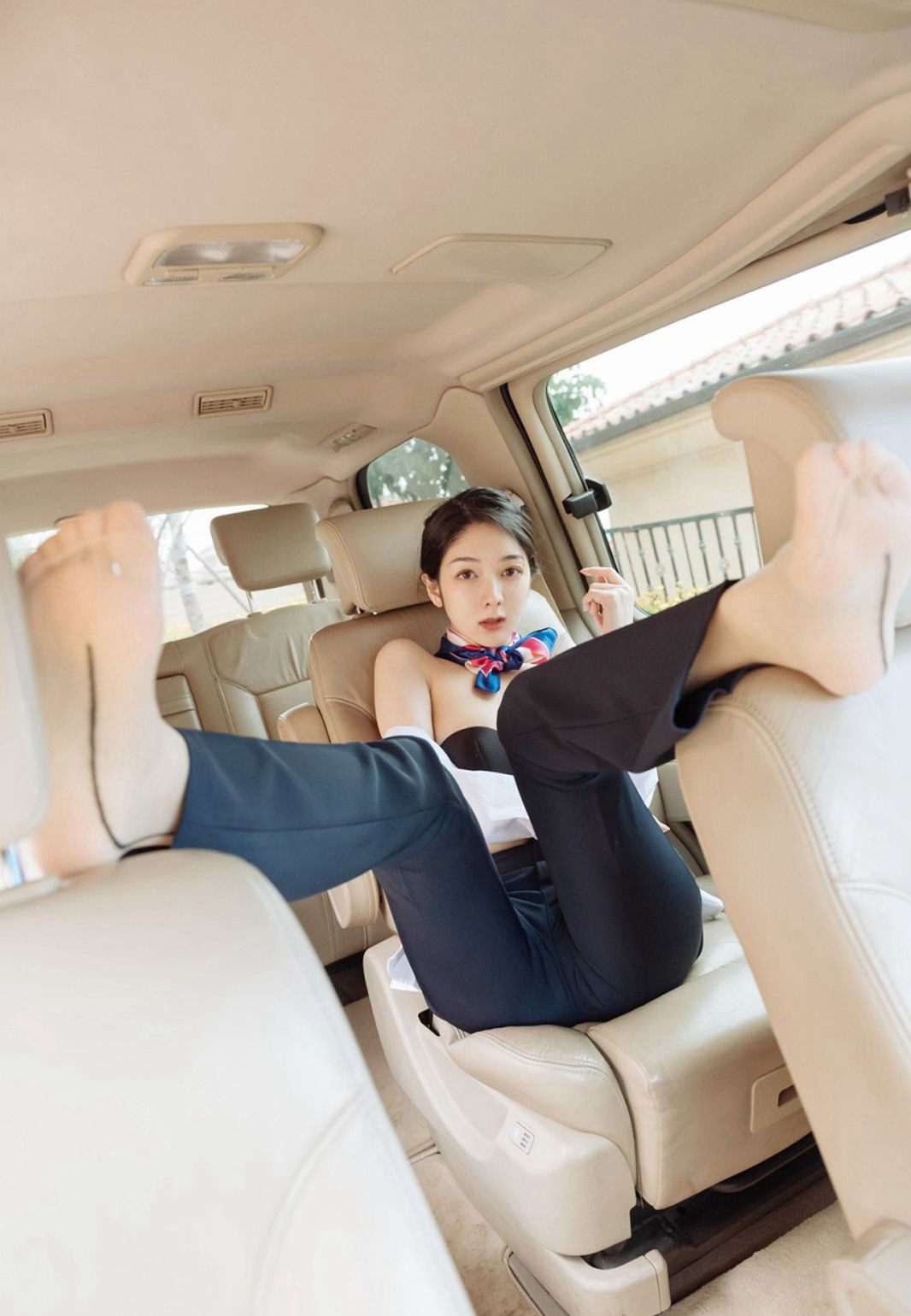 Model RITA长腿OL丝足美腿写真