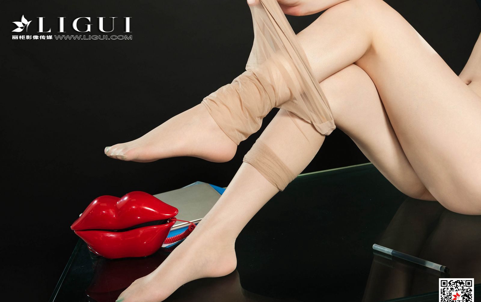 成熟美少妇肉色丝袜性感玉足高清套图