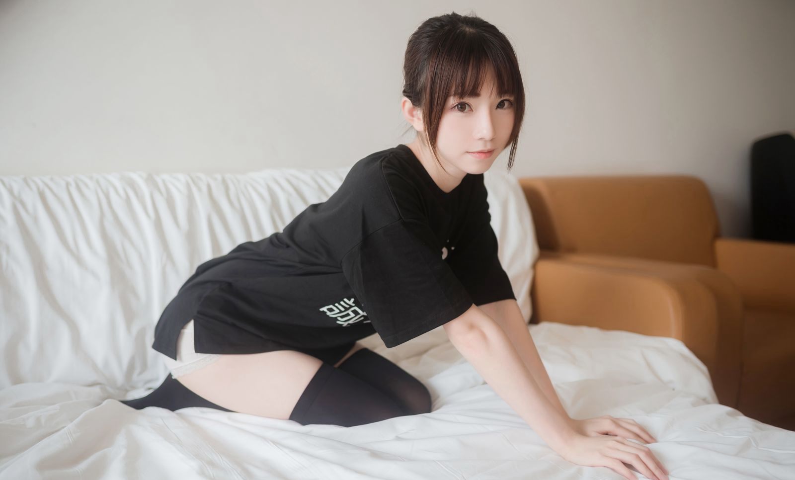 JK制服美女性感黑色过膝袜Cosplay大尺度图片