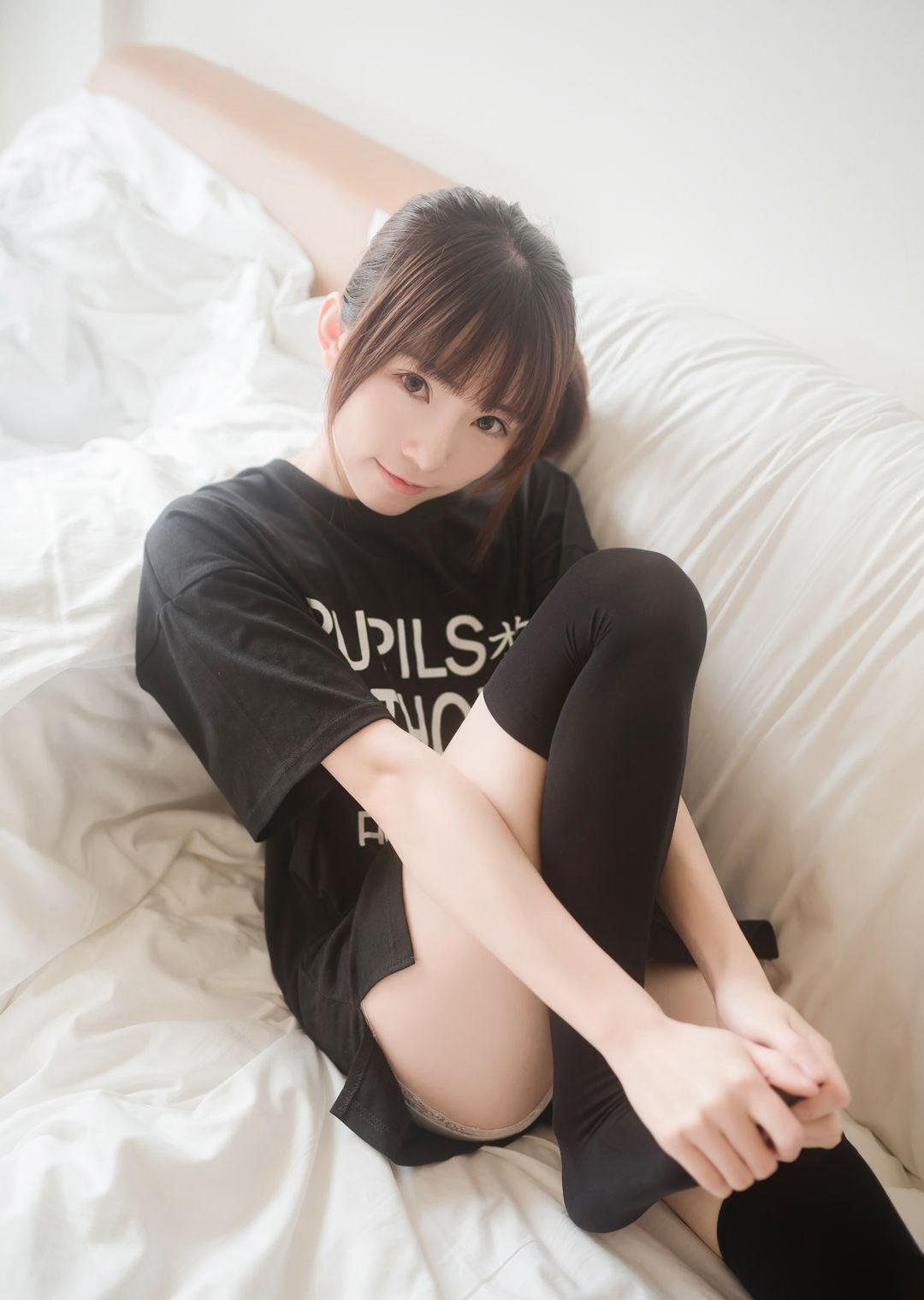 JK制服美女性感黑色过膝袜Cosplay大尺度图片