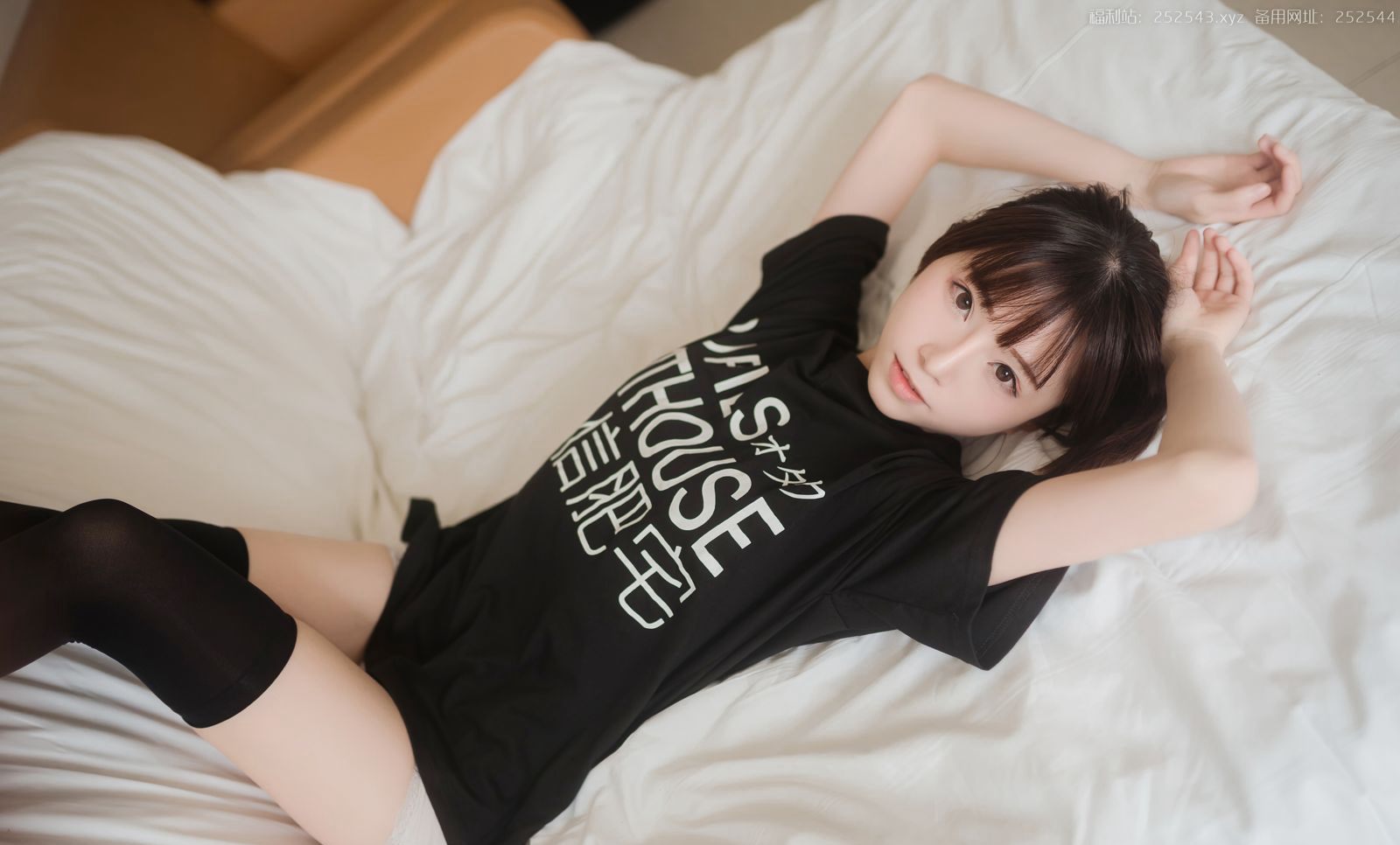 JK制服美女性感黑色过膝袜Cosplay大尺度图片