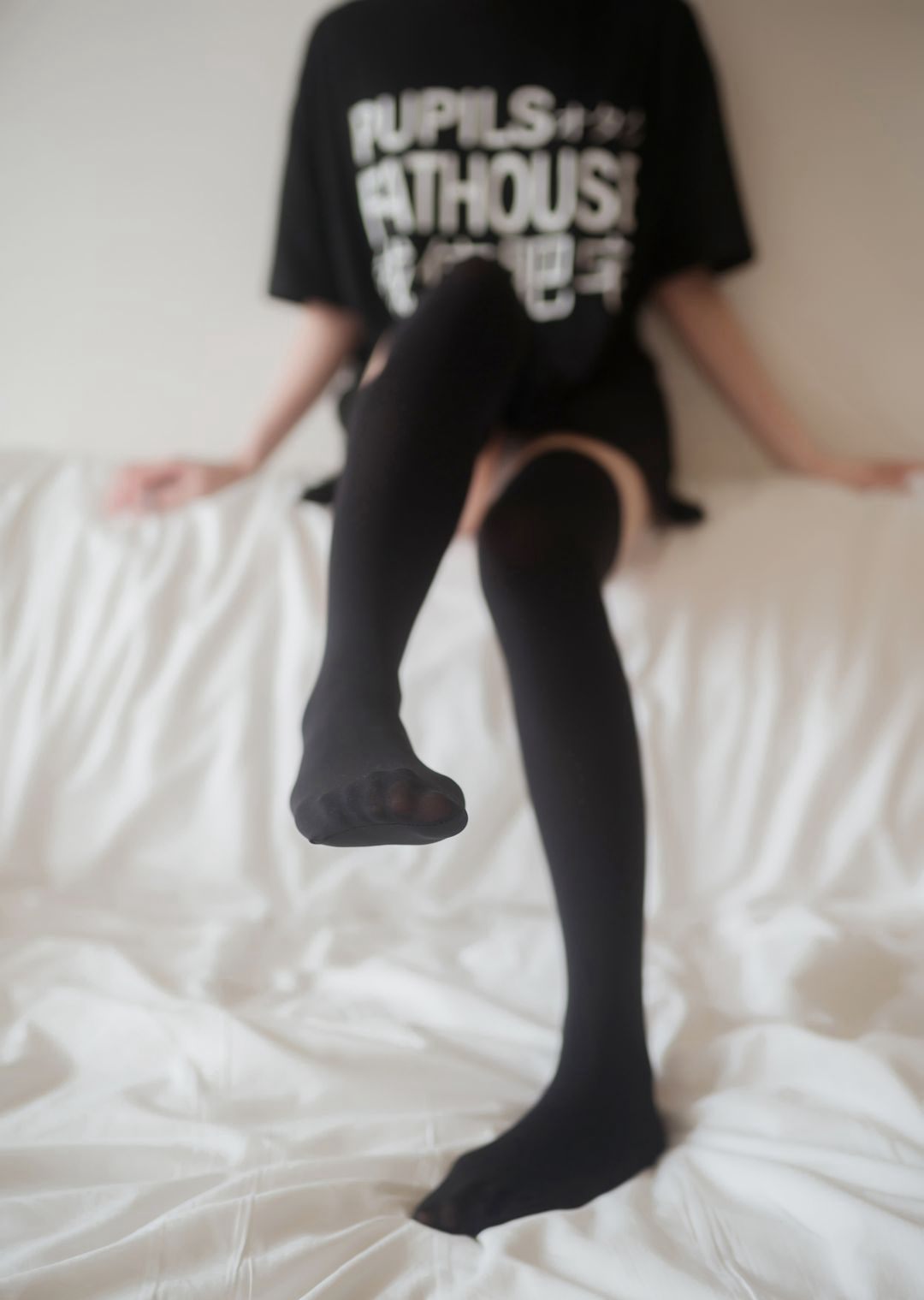 JK制服美女性感黑色过膝袜Cosplay大尺度图片