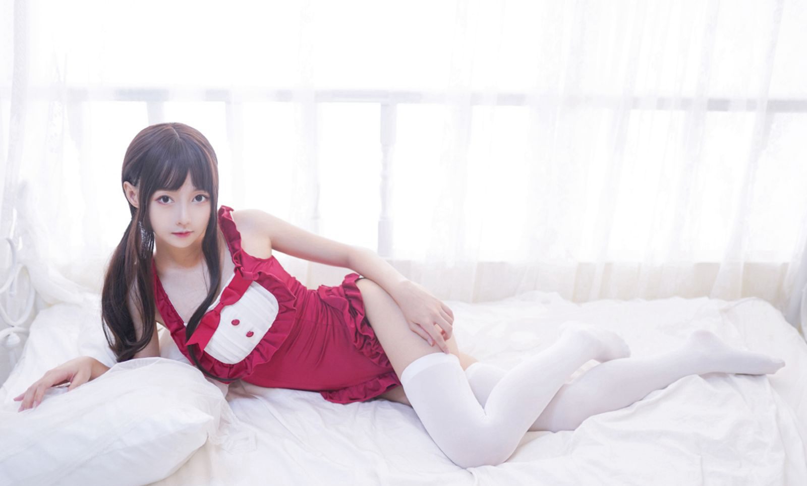 森萝财团白丝美女性感美腿大尺度Cosplay图