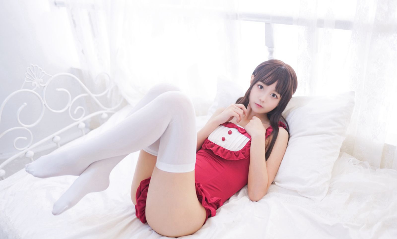 森萝财团白丝美女性感美腿大尺度Cosplay图