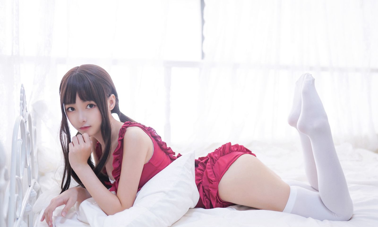 森萝财团白丝美女性感美腿大尺度Cosplay图