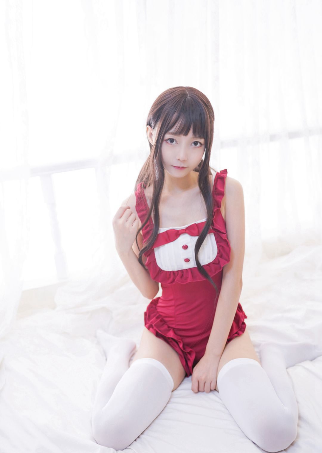 森萝财团白丝美女性感美腿大尺度Cosplay图