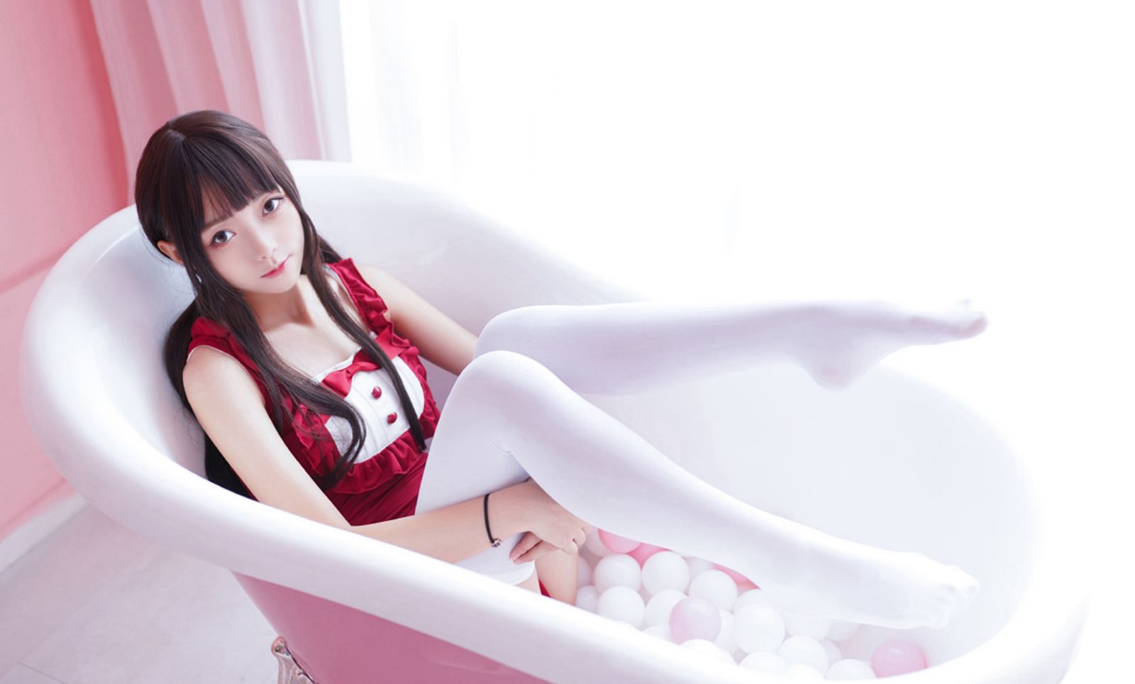 森萝财团白丝美女性感美腿大尺度Cosplay图