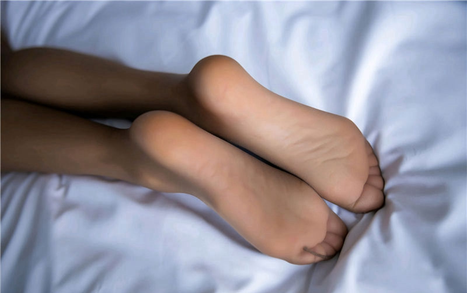 何嘉颖超美蕾丝内衣诱惑肉丝袜美腿高跟白皙嫩白写真