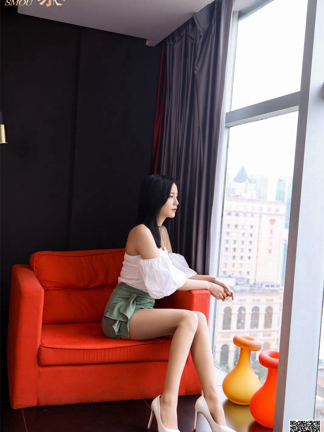 极品美少妇脱肉丝袜彰显美腿高清玉足高跟写真