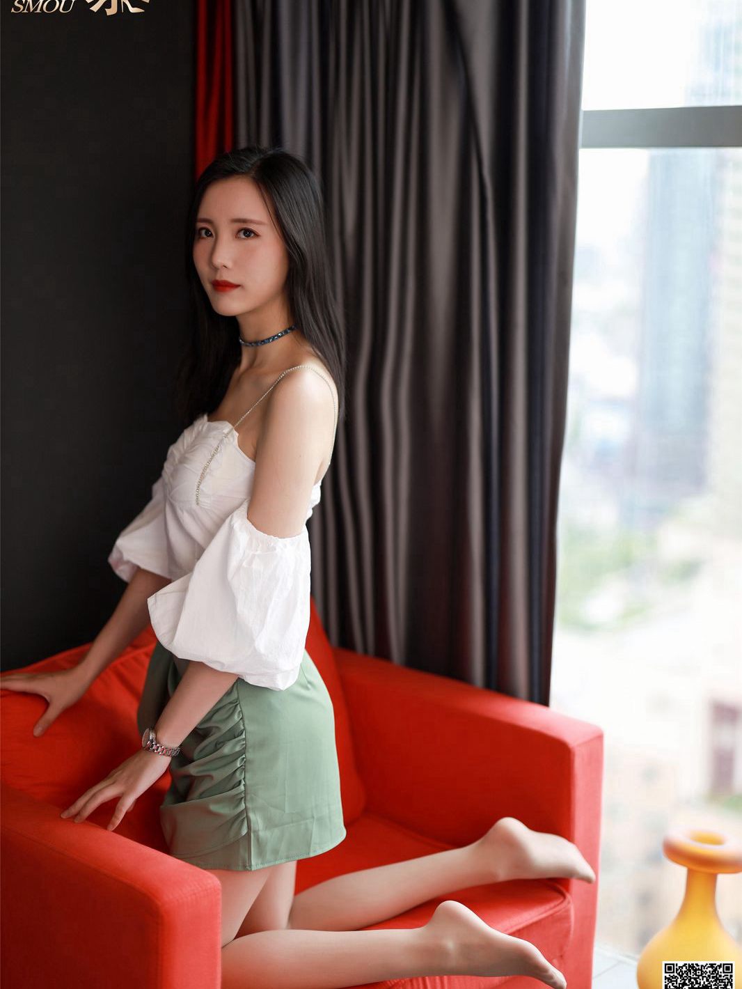 极品美少妇脱肉丝袜彰显美腿高清玉足高跟写真